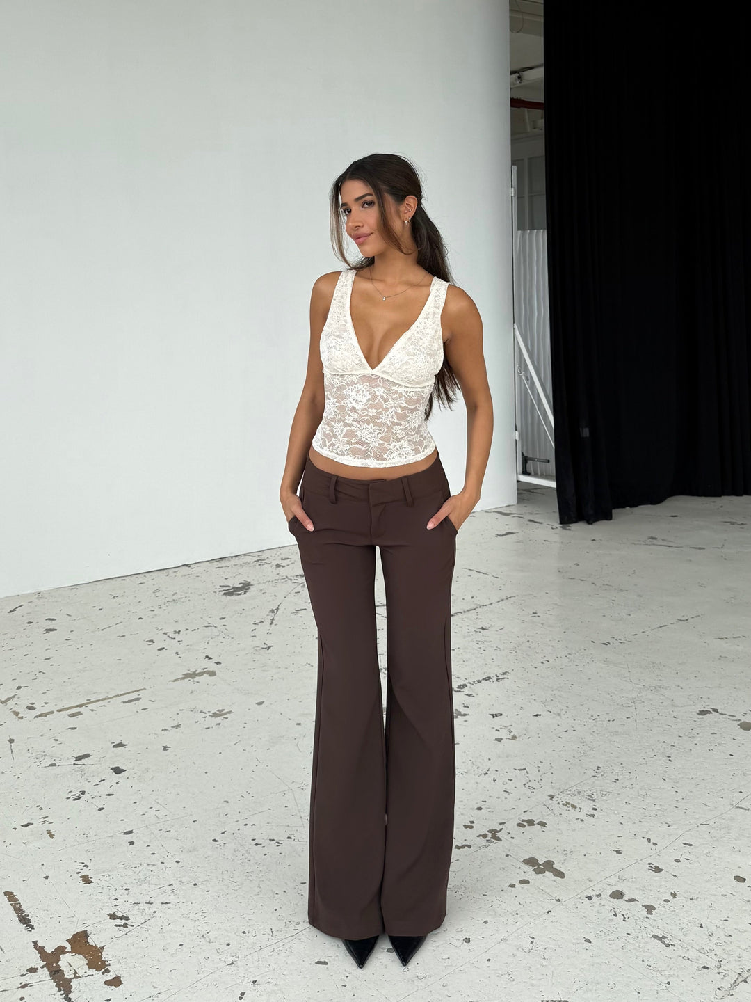 Livia low waist bukser - mørk brun