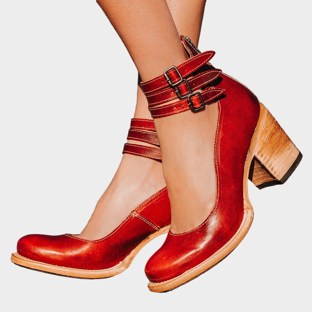 Stiletter med flere remme og tyk hæl