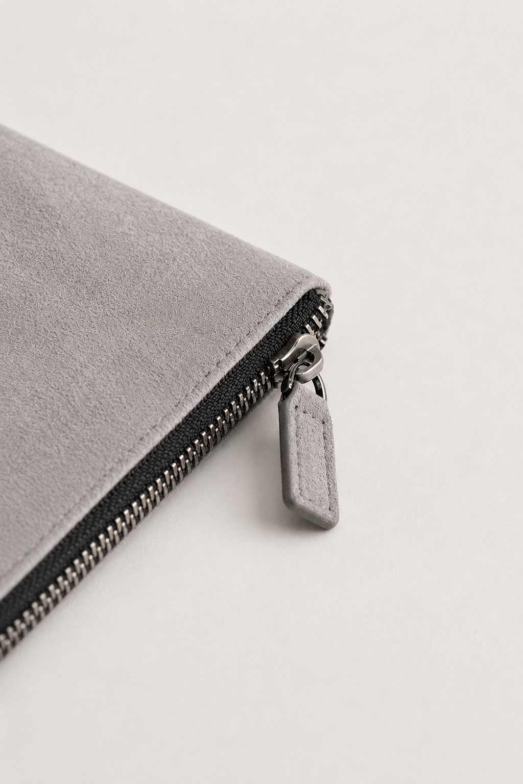 Borsa Clutch Alcantara Grå Moonstone
