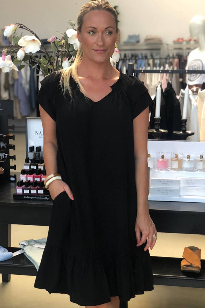 Sunrise Cropped Dress | Sort | Kjole fra Co'couture