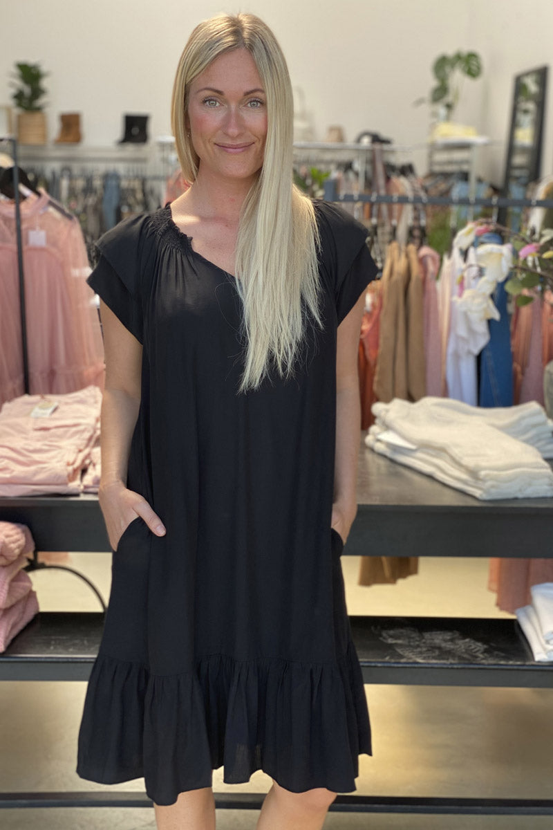 Sunrise Cropped Dress | Sort | Kjole fra Co'couture