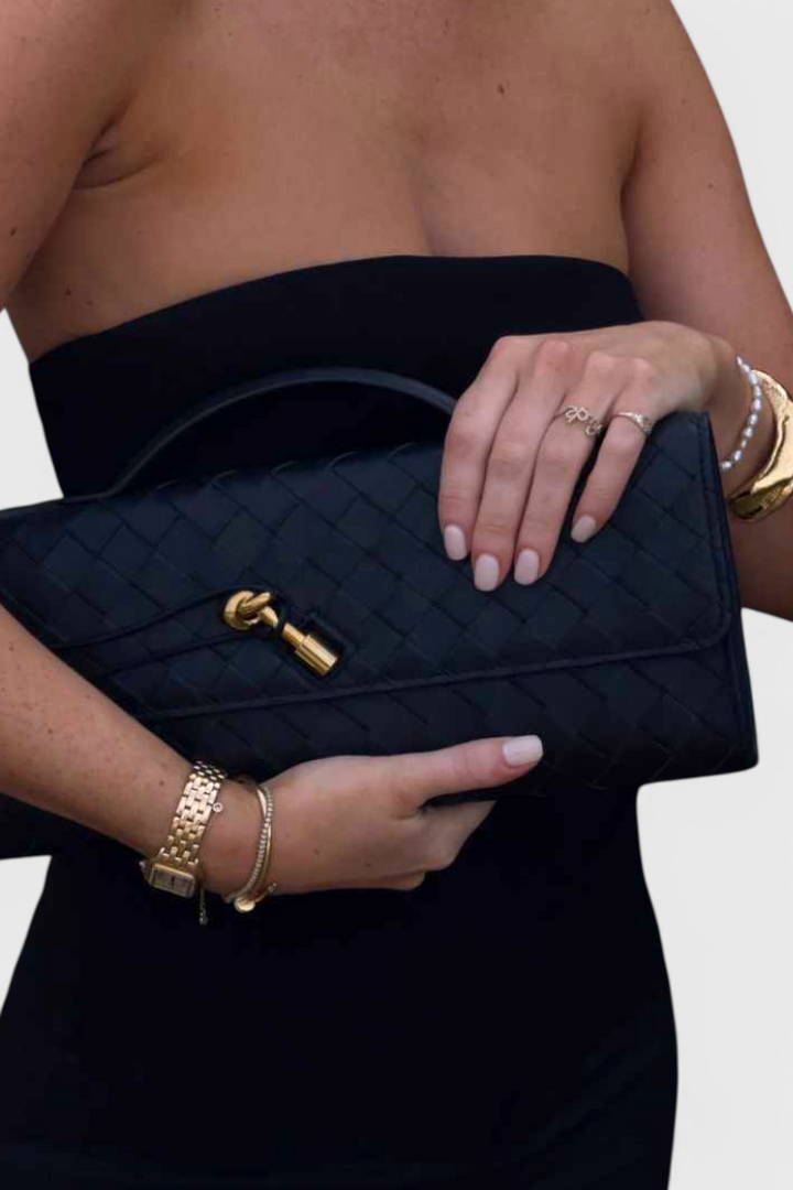 Pochette Melanie med Detalje af Guldsløjfe