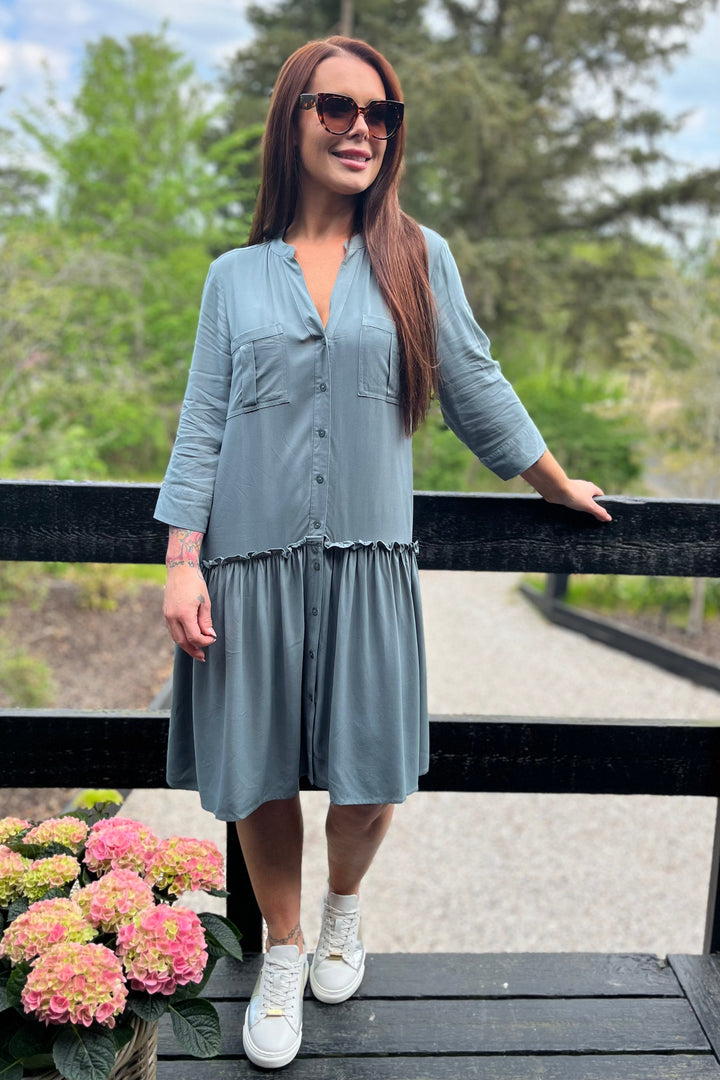 Gisele Dress | Shadow Green | Kjole fra French Laundry